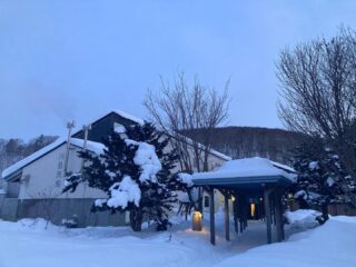 . 🗓️8月末までのご予約受付を開始しました🗓️ 日頃より川島旅館をご愛顧いただき、誠にありがとうございます。 4月下旬〜8月末までのご予約受付を開始いたしました。 開始直後よりたくさんのご予約をいただいております。 ご宿泊を希望される場合には、お早めのご予約をお願いいたします。 ご予約は、HP・じゃらんnet・楽天トラベル・お電話にて承っております。 （メールでのご予約は受け付けておりません。） みなさまからのご予約を心よりお待ちしております☺️✨ #ご予約受付　#お知らせ　#川島旅館　#豊富温泉　#豊富町　#北海道　#温泉旅館　#温泉　#湯治　#温泉旅行　#湯治旅行　#温泉旅 #湯治旅　#温泉巡り　#北海道巡り　#ご当地巡り　#ととのう　#北海道旅行　#一人旅　#家族旅行